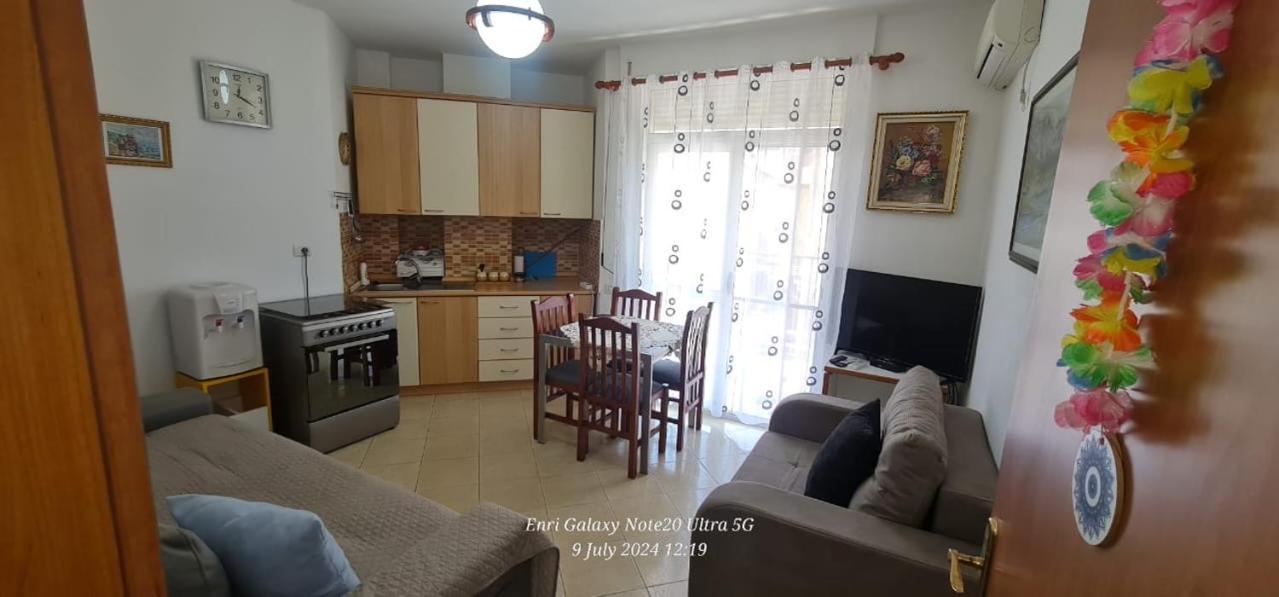 Enri Golem Apartament *